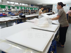 LED面板灯生产实拍